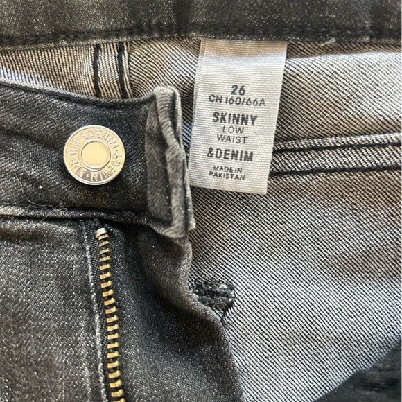 H & M women’s jeans - Picture 1 of 7